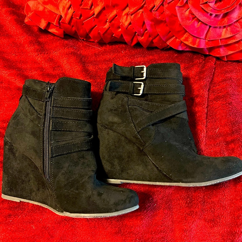 Madden NYC WEDGE ANKLE BOOTS